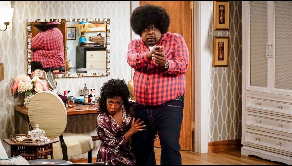 The Neighborhood Season 2