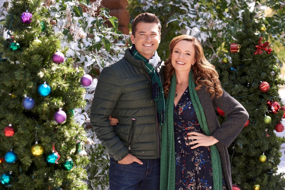 Check Inn to Christmas (2019)